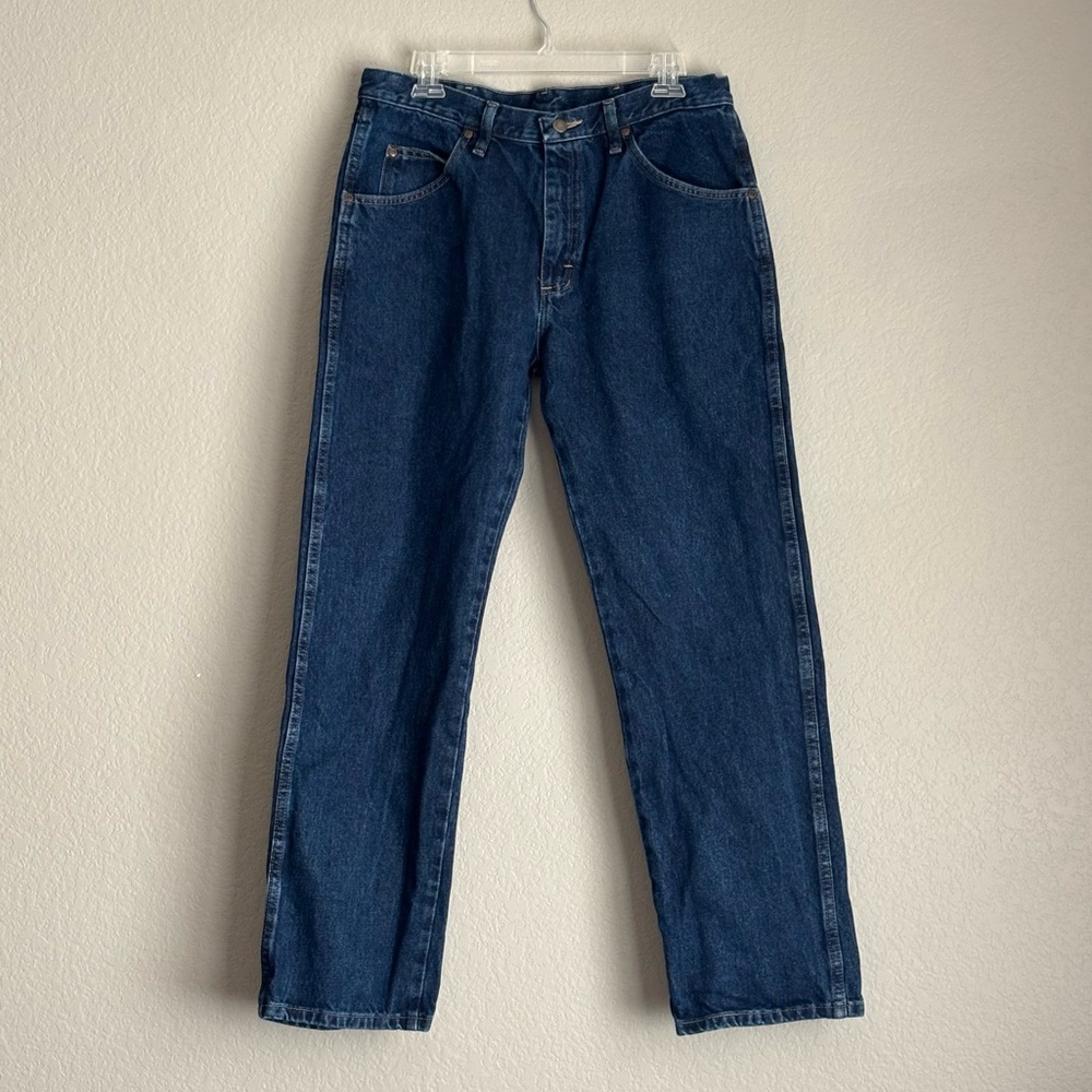 Wrangler Men's Relaxed  Fit Blue Jeans Casual  34x30. Made of 100% cotton.